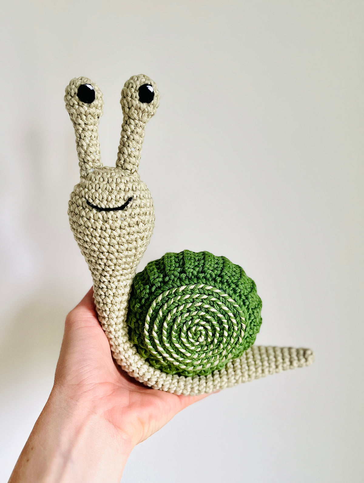 Virkmönster amigurumi: Gullig snigel (PDF)