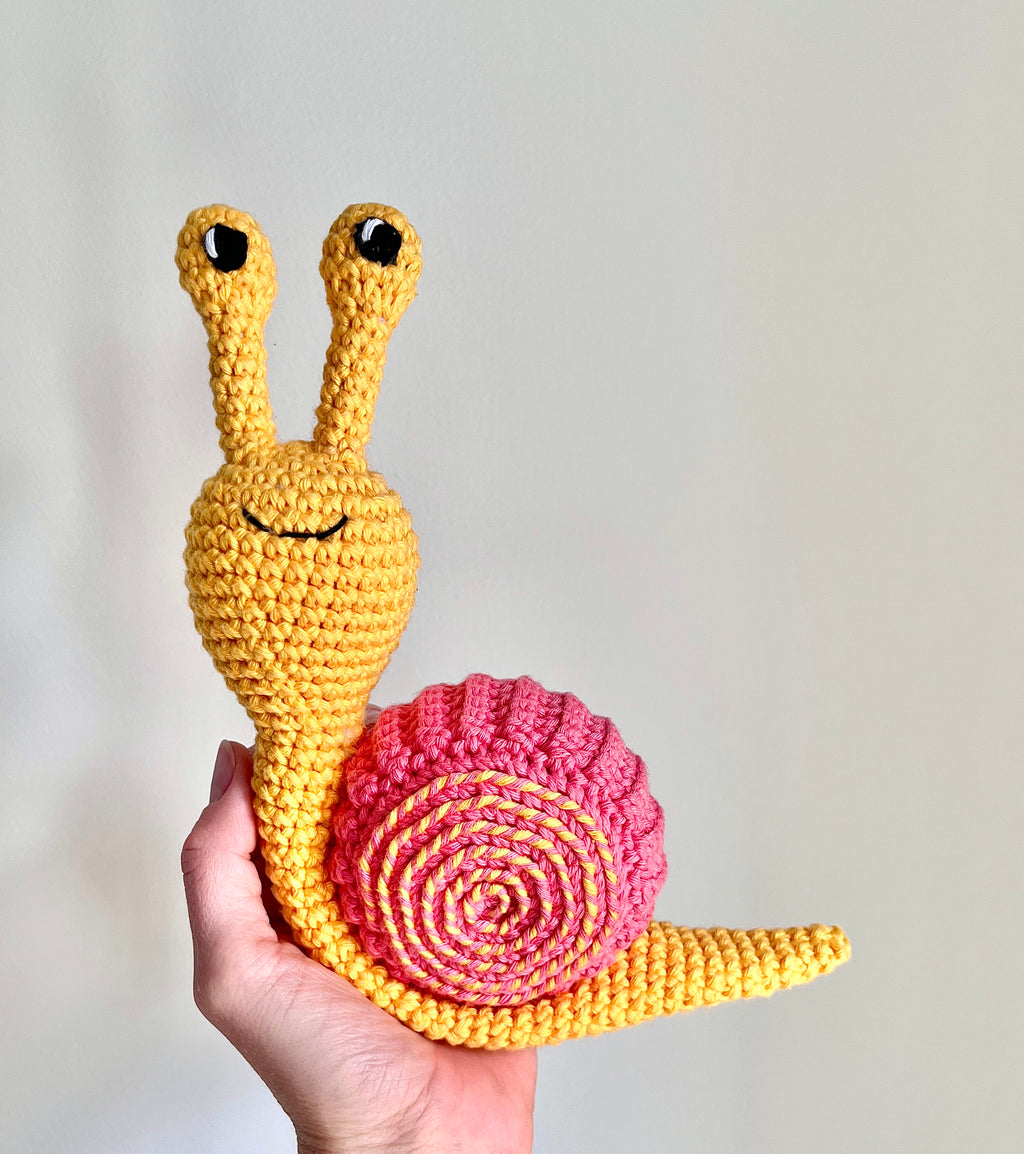 Virkmönster amigurumi: Gullig snigel (PDF)