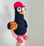 Virkad amigurumi: Anka med basketboll och avtagbar keps