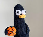 Virkad amigurumi: Anka med basketboll och avtagbar keps