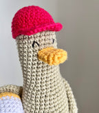 Virkmönster amigurumi: Anka med keps och boll (PDF)