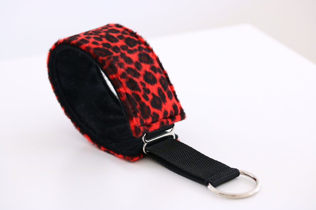 Hundhalsband: Röd leopard