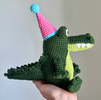 Virkmönster amigurumi: Krokodil med partyhatt (PDF)