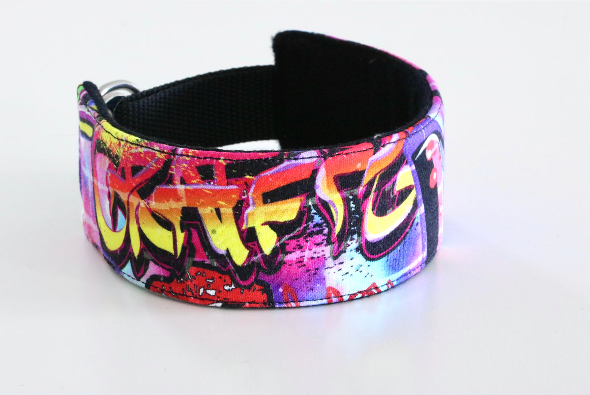 Hundhalsband: Graffiti