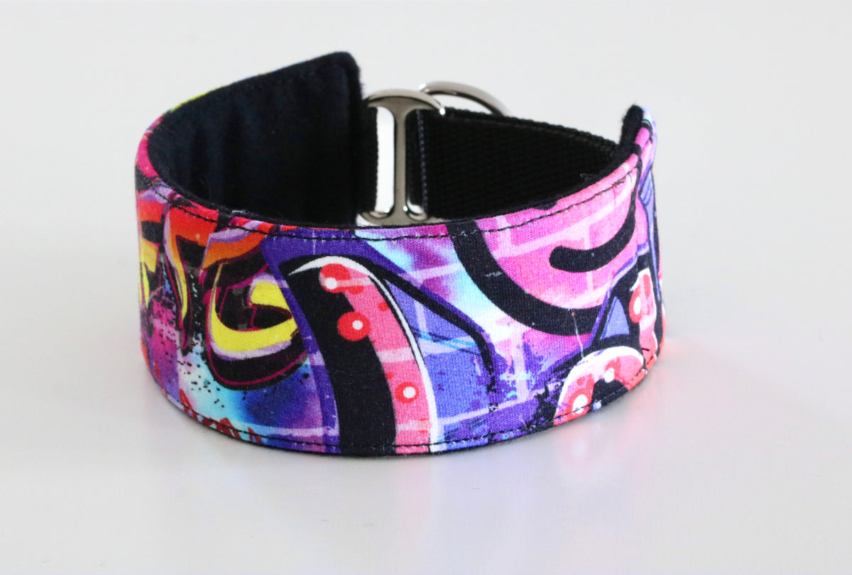 Hundhalsband: Graffiti